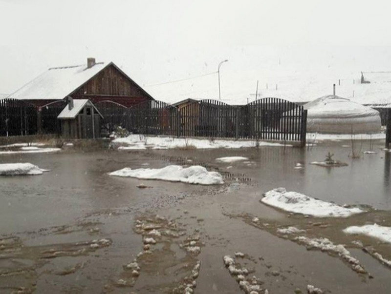 Зургаан сум шар усны үерийн маш их эрсдэлтэй байна